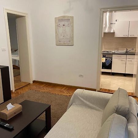 Crisan 40 Casa Muntean 100Mp 3Camere 3Paturi 1 Canapea 2 Dormitoare Parcare Тимишоара Экстерьер фото