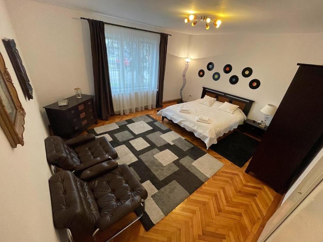 Crisan 40 Casa Muntean 100Mp 3Camere 3Paturi 1 Canapea 2 Dormitoare Parcare Тимишоара Экстерьер фото