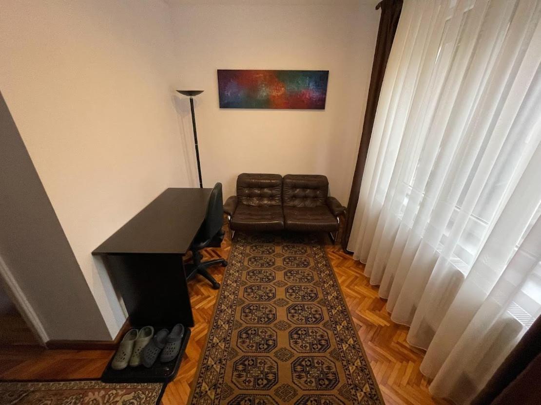 Crisan 40 Casa Muntean 100Mp 3Camere 3Paturi 1 Canapea 2 Dormitoare Parcare Тимишоара Экстерьер фото